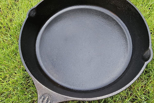 Cast Iron vs. Carbon Steel: Which One Belongs in Your Outdoor Kitchen?