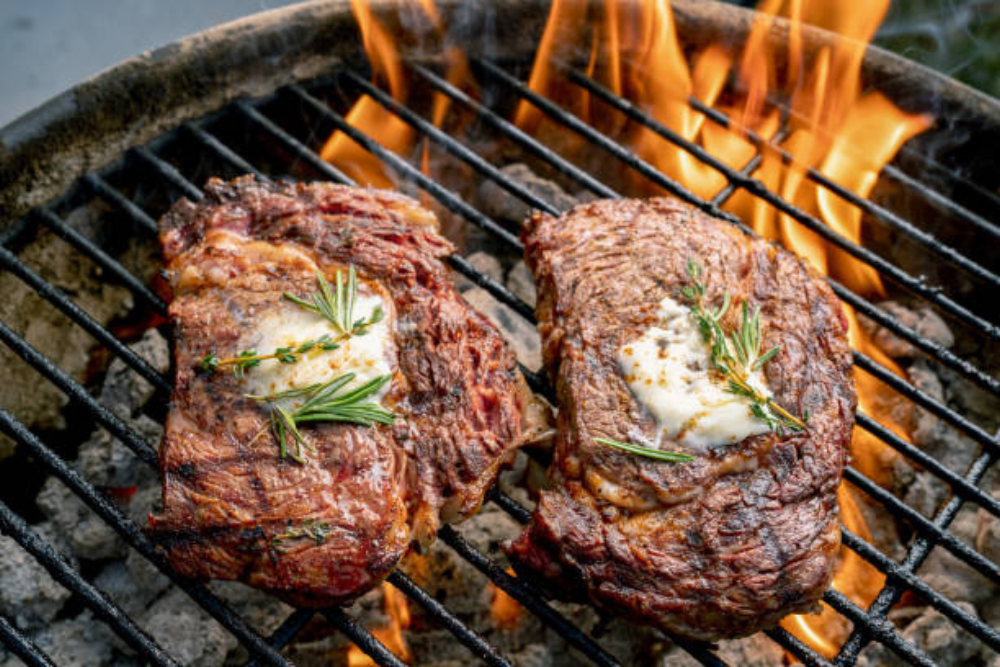 How to Grill the Perfect Steak on a Charcoal Grill (Step-by-Step Guide)