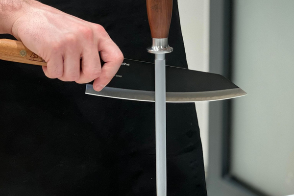 Fire Up the Food Truck Spirit: Portable Grills, Pizza Ovens & Smoky Tools for August Adventures