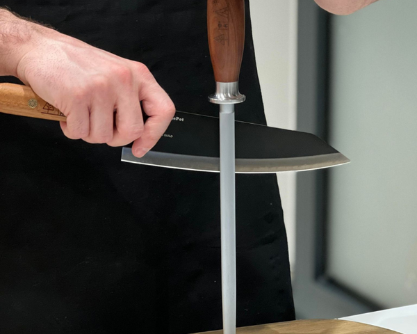 Fire Up the Food Truck Spirit: Portable Grills, Pizza Ovens & Smoky Tools for August Adventures